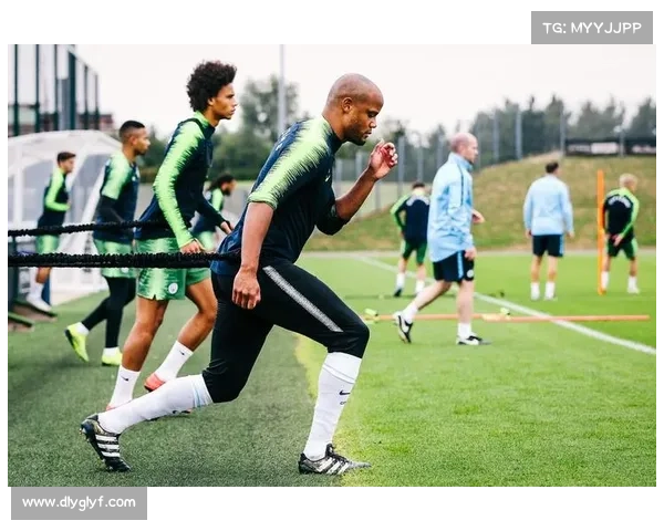 揭示曼城7号为何改踢后卫的五大深层原因与战术考量